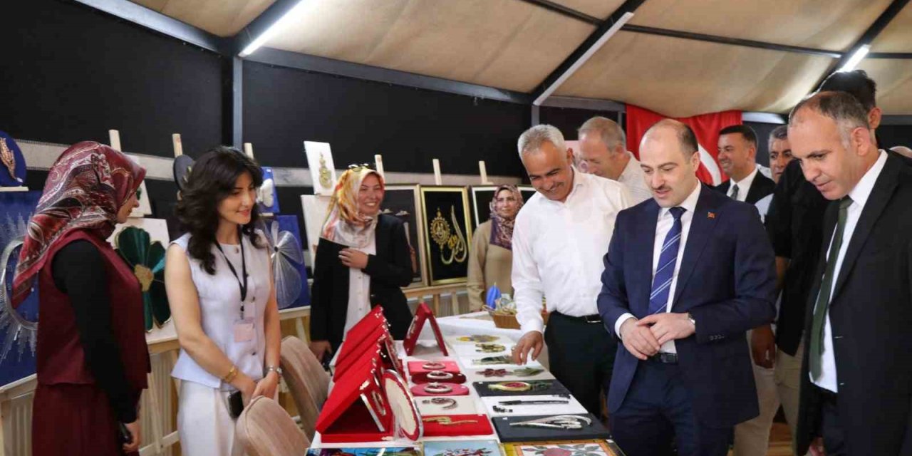 Yıl sonu emekleri görücüye çıktı