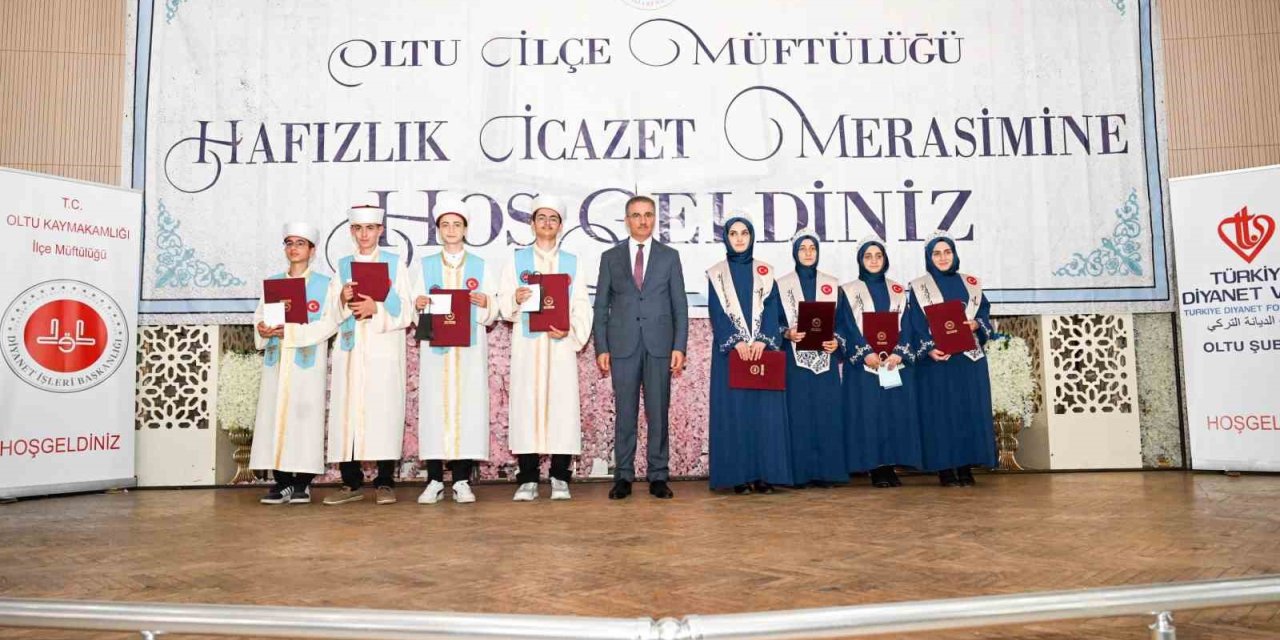 Oltu’da 54 hafız için icazet merasimi düzenlendi