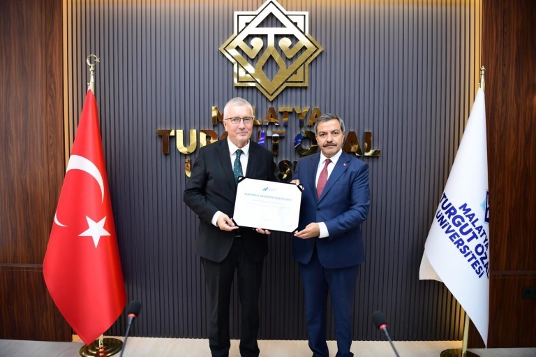 Malatya Turgut Özal Üniversitesi, Kurumsal Akreditasyon Belgesi’ni aldı