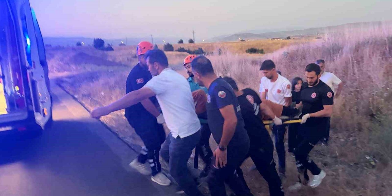 Bingöl’de otomobil yoldan çıktı: 2 yaralı