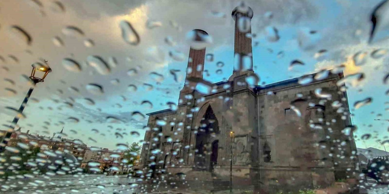 Meteoroloji’den ’Turuncu’ alarm: Sel, yıldırım ve heyelana dikkat