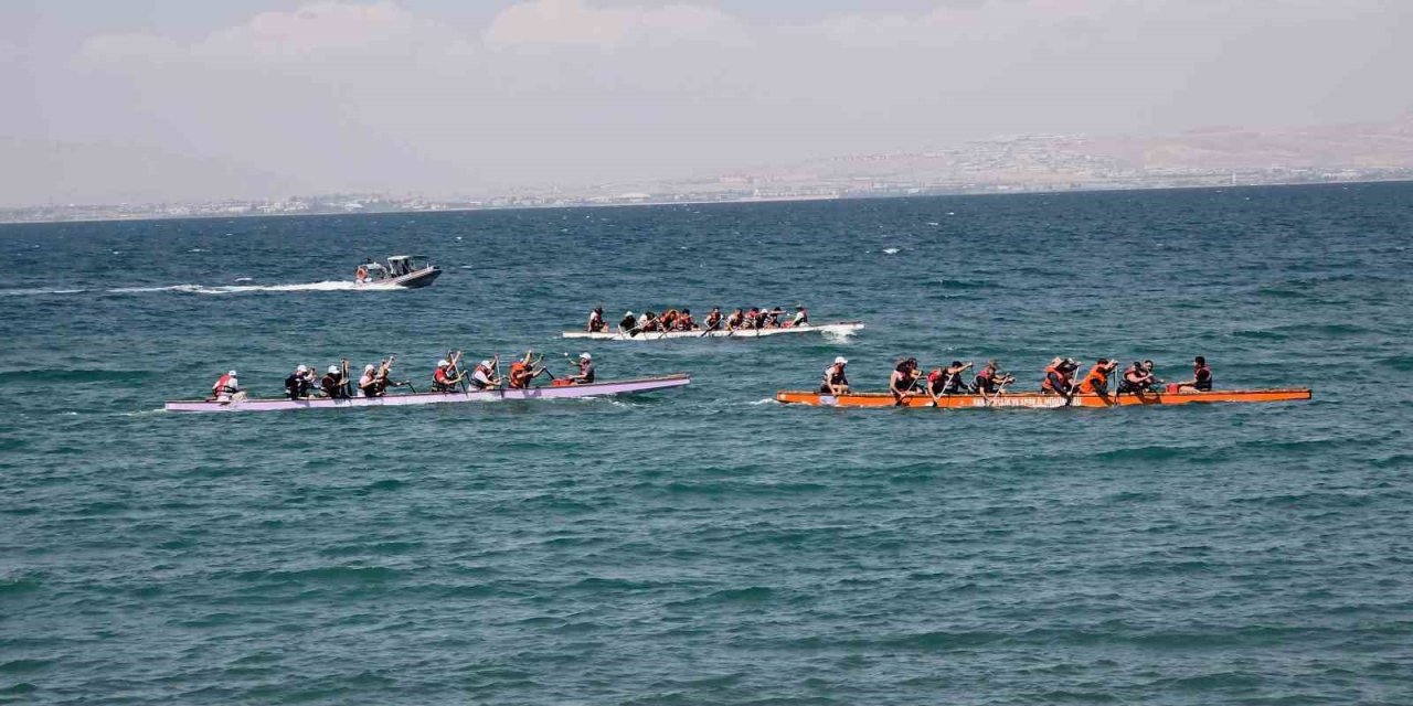 Van’da düzenlenen 12. Su Sporları Festivali coşkuyla sona erdi