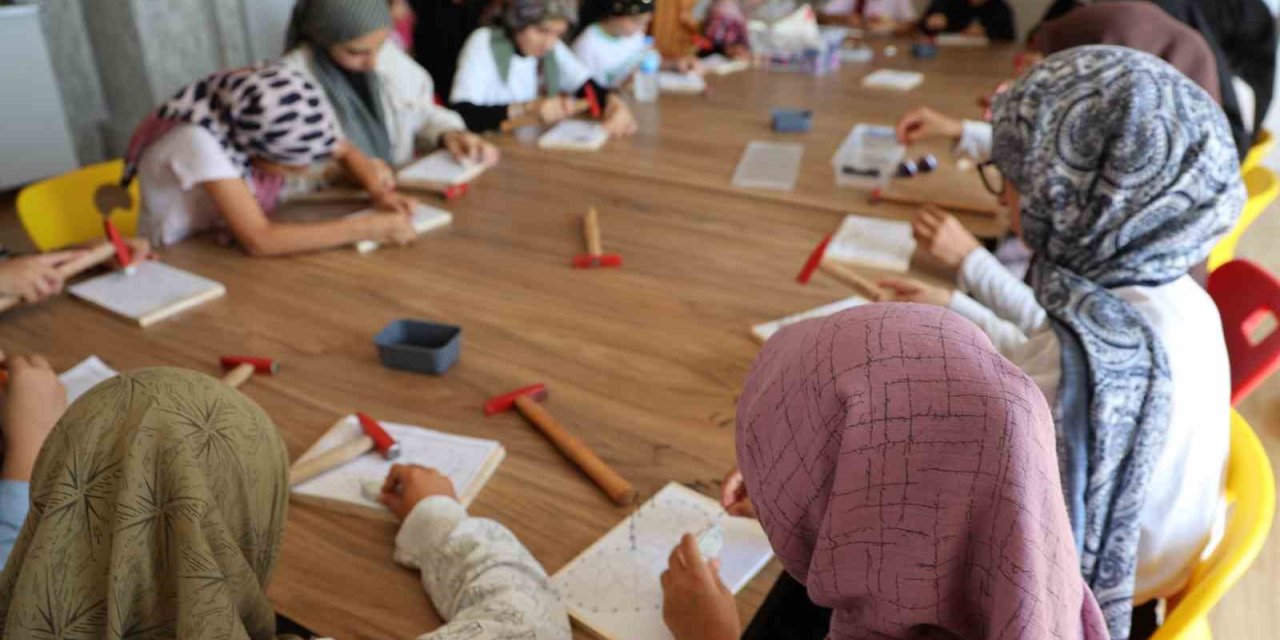Eğitim ve sanat bir arada: Kur’an kursunda minik eller filografiyle buluştu