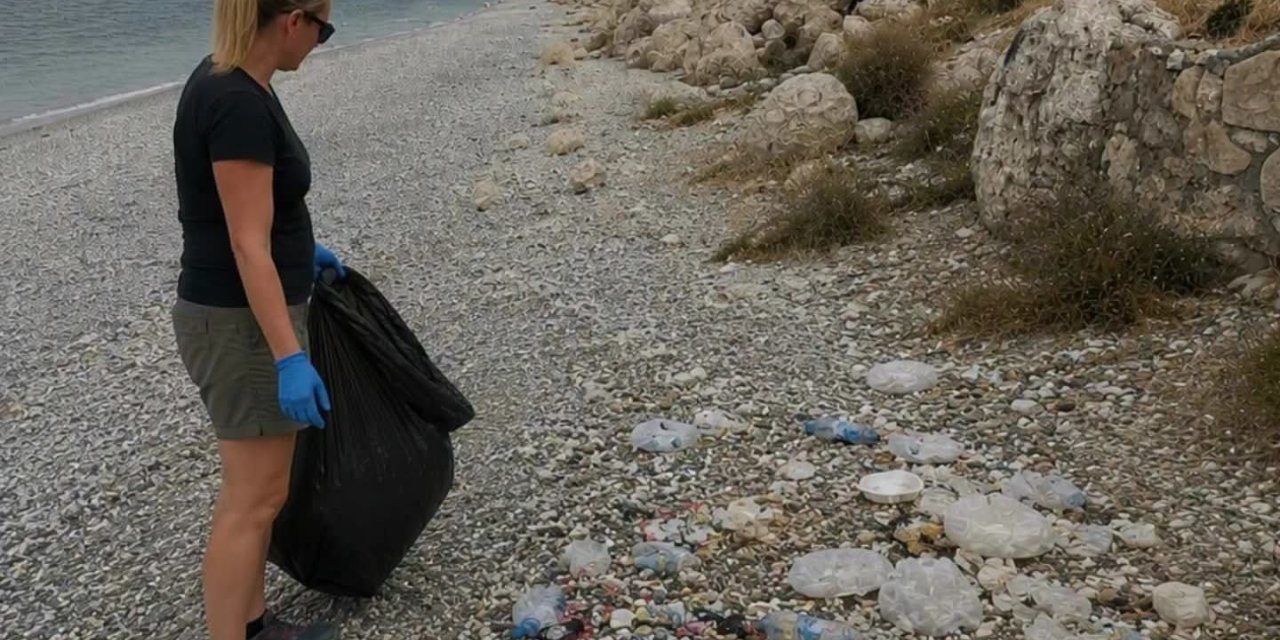 Alman turistten Bitlis’te çevre temizliği