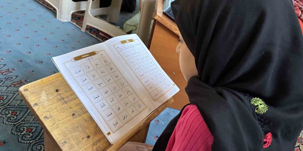 Camiler çocuk sesleriyle şenleniyor: Minikler hem öğreniyor hem eğleniyor
