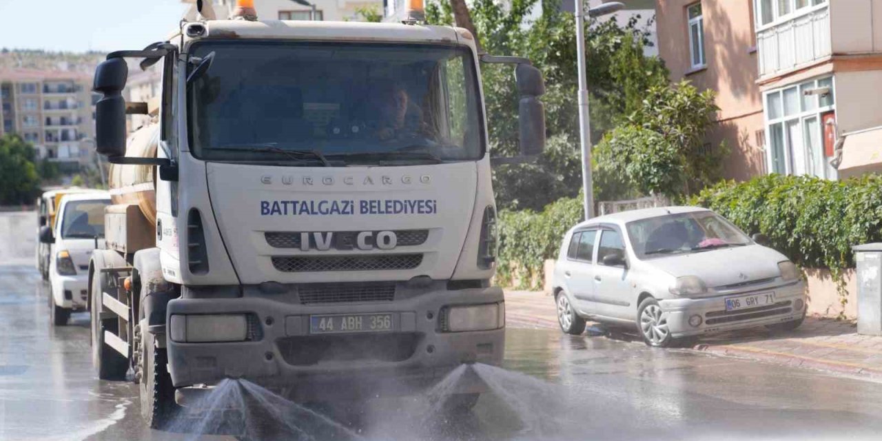 Battalgazi’de temizlik çalışmaları sürüyor