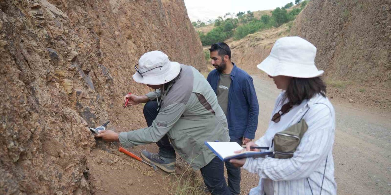 Muş’ta Kavakbaşı Fay Zonu mercek altında