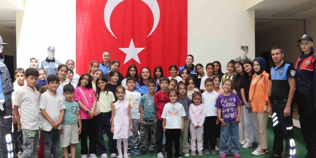 Minik misafirlere emniyette anlamlı tanıtım