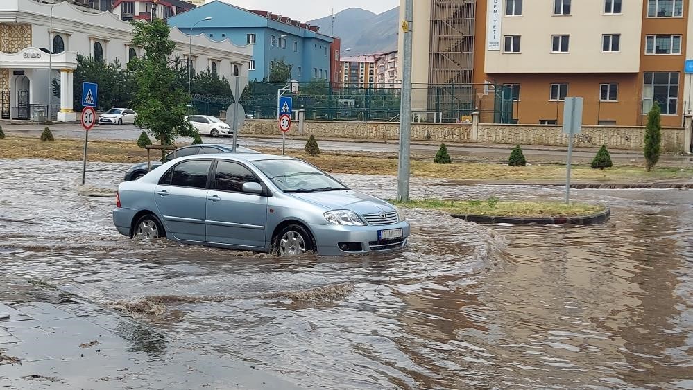 Meteorolojiden kuvvetli yağış uyarısı