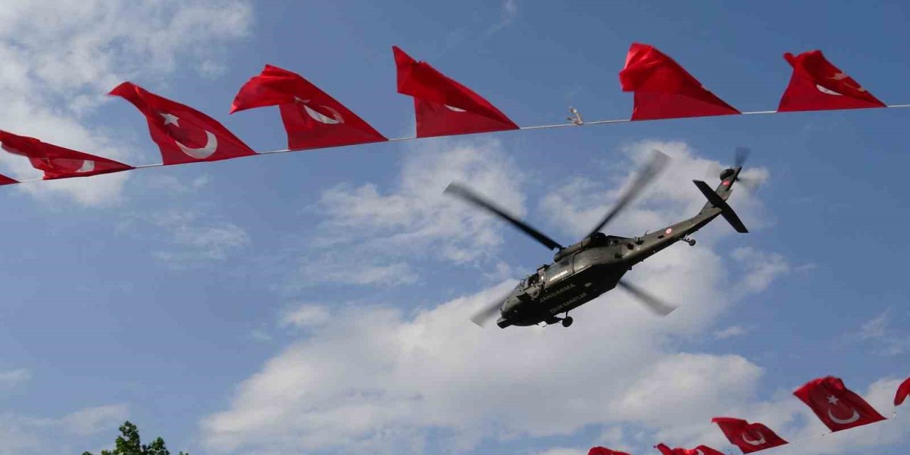 Ani’nin fethinin 962. yıl dönümünde Çelik Kanatlar’ın gösterisi nefes kesti