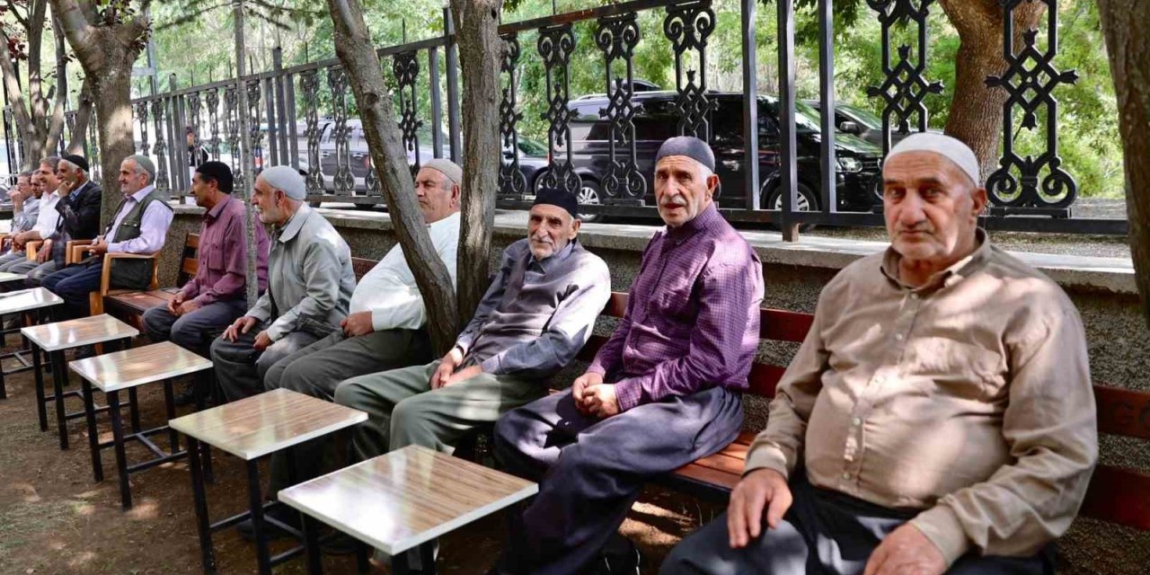 Vali Çelik, vatandaşlarla buluştu
