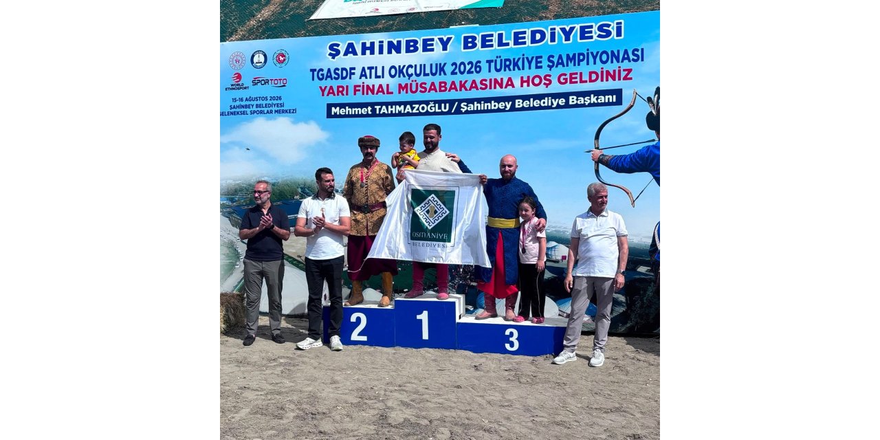 Elazığlı atlı okçular Gaziantep’te zirveyi fethetti