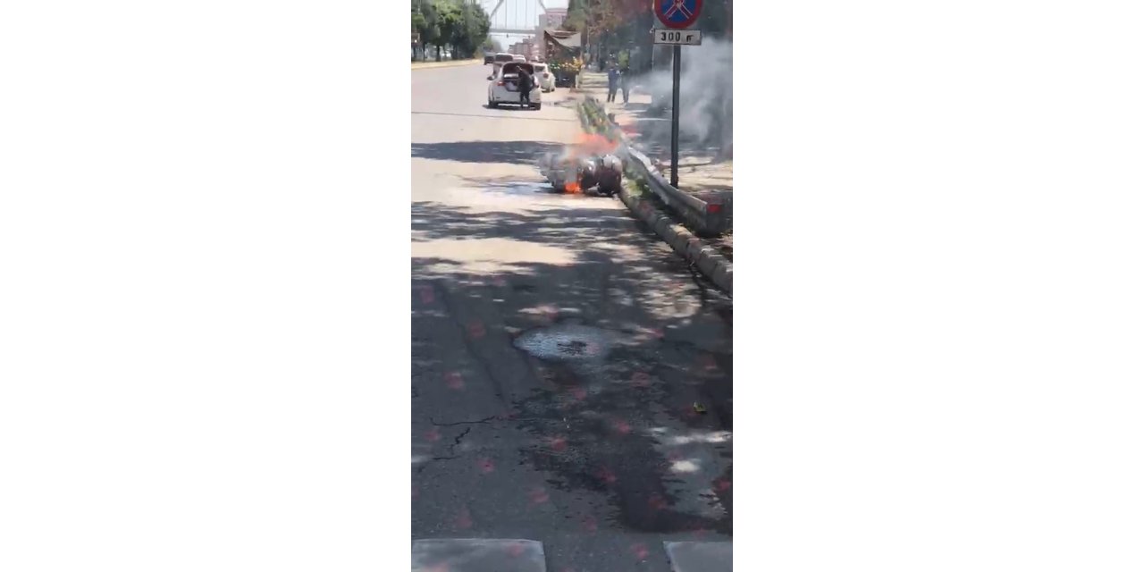 Muş’ta seyir halindeki motosiklet alev aldı
