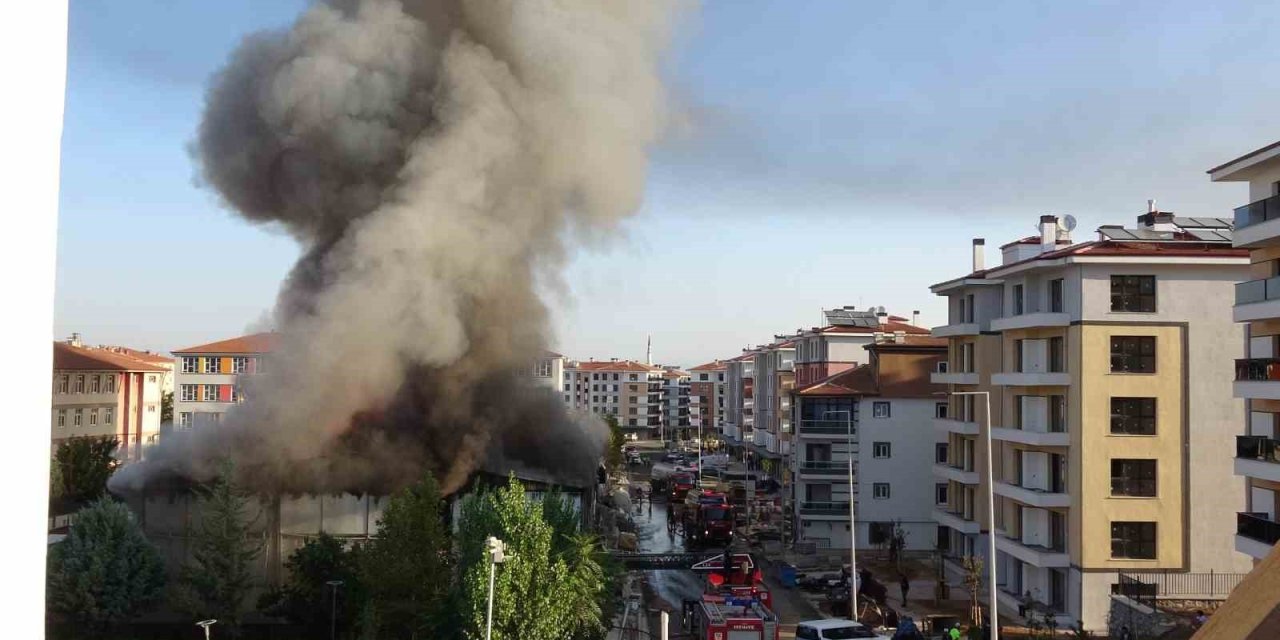 Malatya’da İşçilerin kaldığı yatakhanede korkutan yangın