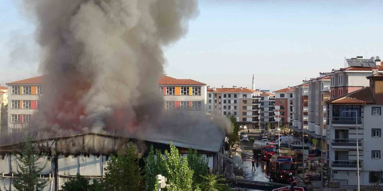 Malatya’da işçilerin kaldığı yatakhane yandı