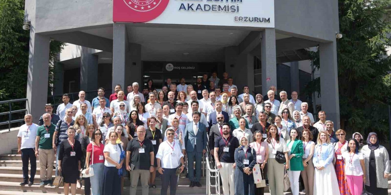 Mesleki ve Teknik Eğitimde Türkiye Yüzyılı Maarif Modeli öğretmen eğitici eğitimi