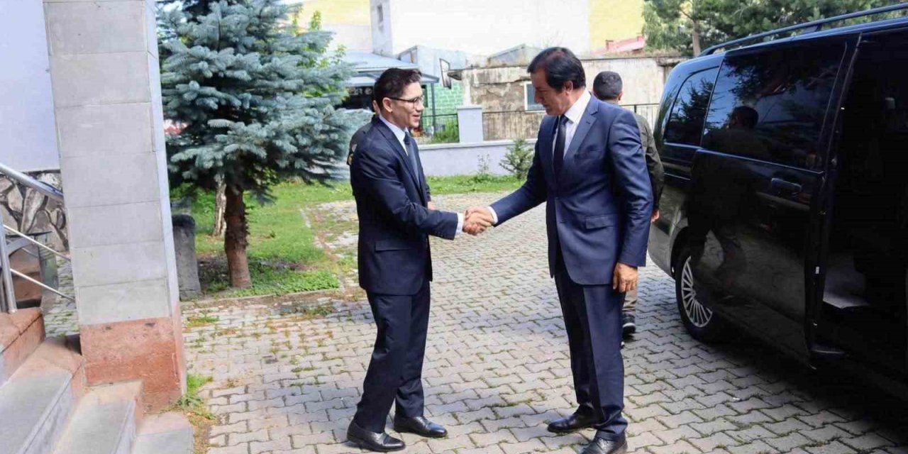 Rektör Emiroğlu’ndan Kaymakam Sakızcı’ya hayırlı olsun ziyareti