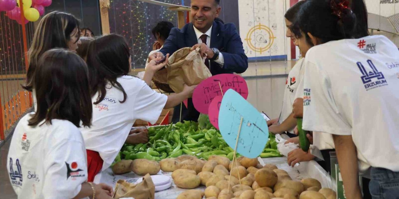 Minik eller önce üretti, ardından hasat etti