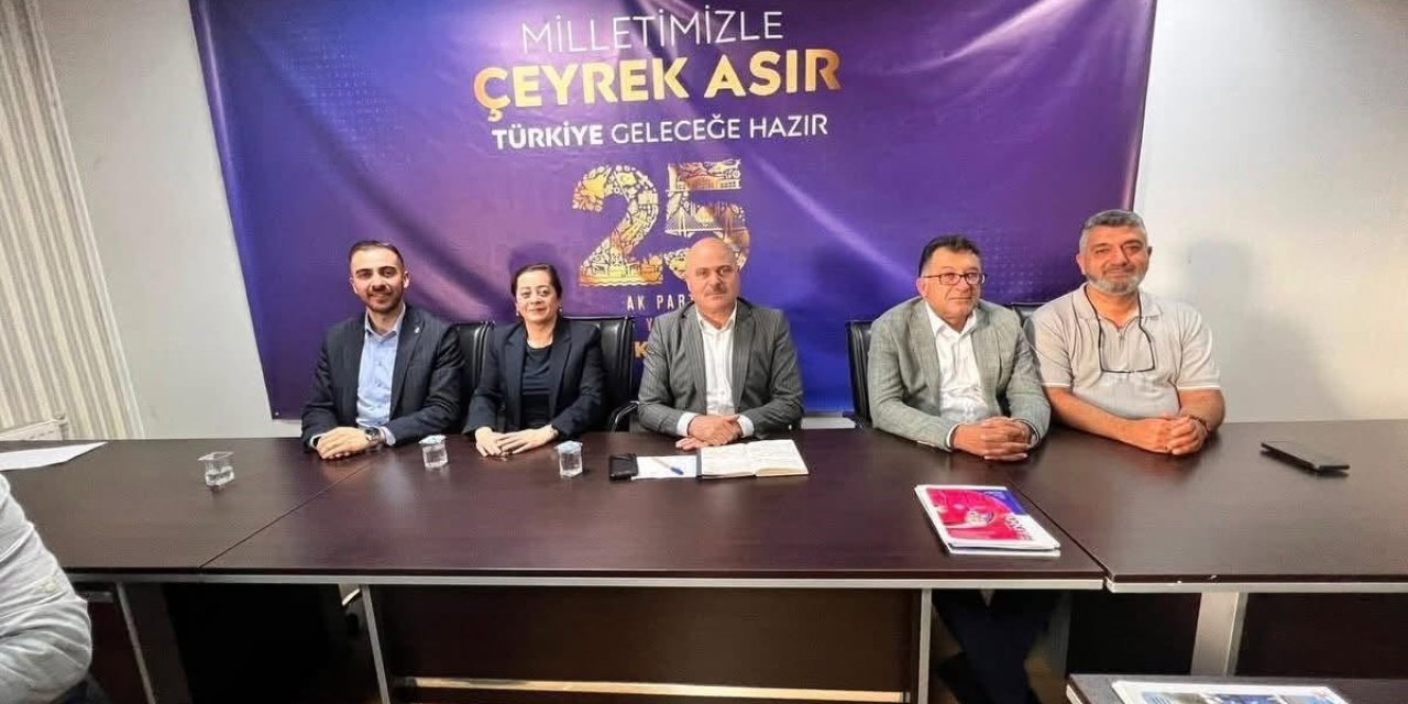 AK Parti Kars teşkilatı toplandı: Saha çalışmaları masaya yatırıldı