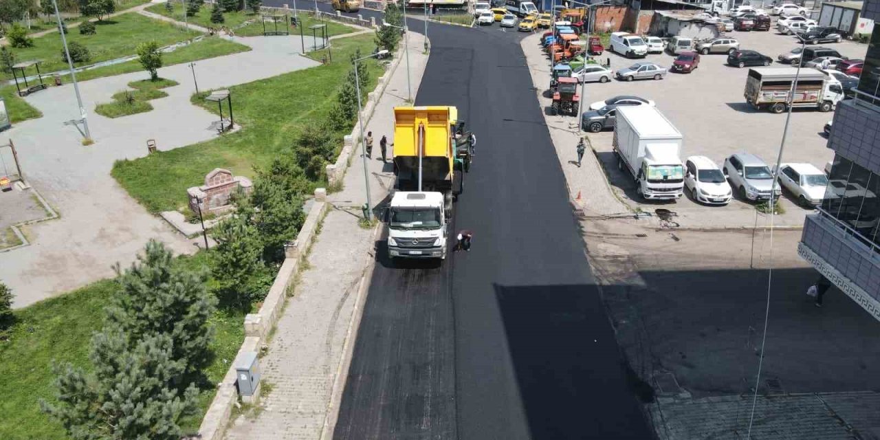 Belediye ekiplerinin asfalt çalışmaları drone ile havadan görüntülendi