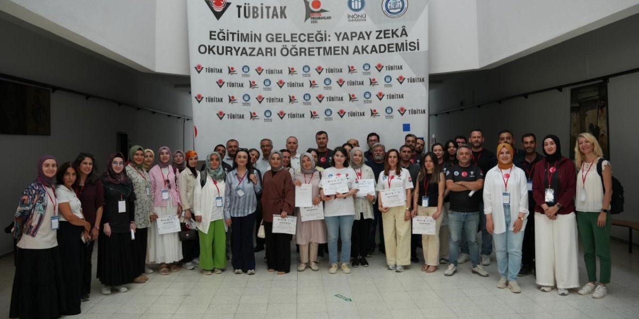 Yapay zeka okuryazarı öğretmen akademisi programı sona erdi