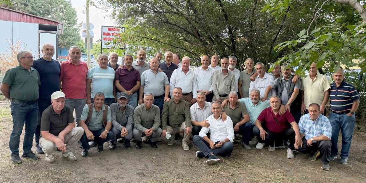 Lise arkadaşları 43 yıl sonra Ahlat’ta buluştu