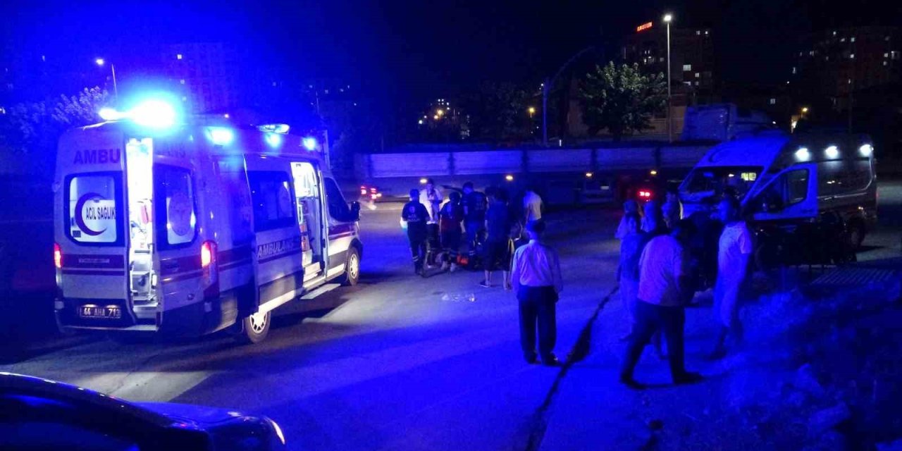 Malatya’da otomobil motosiklete çarptı: 2 kardeş yaralandı