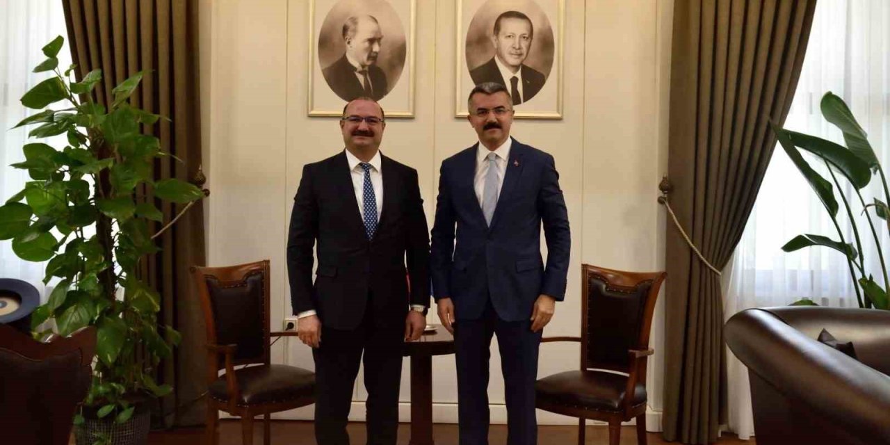Rektör Hacımüftüoğlu’ndan MGK Genel Sekreteri Okay Memiş’e ziyaret