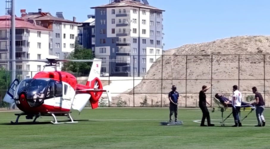 Darende’de kalp krizi geçiren hasta için hava ambulansı havalandı