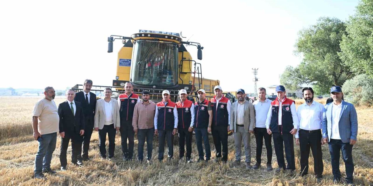Erzurum Valisi Baruş’tan meslek lisesinde buğday hasadı