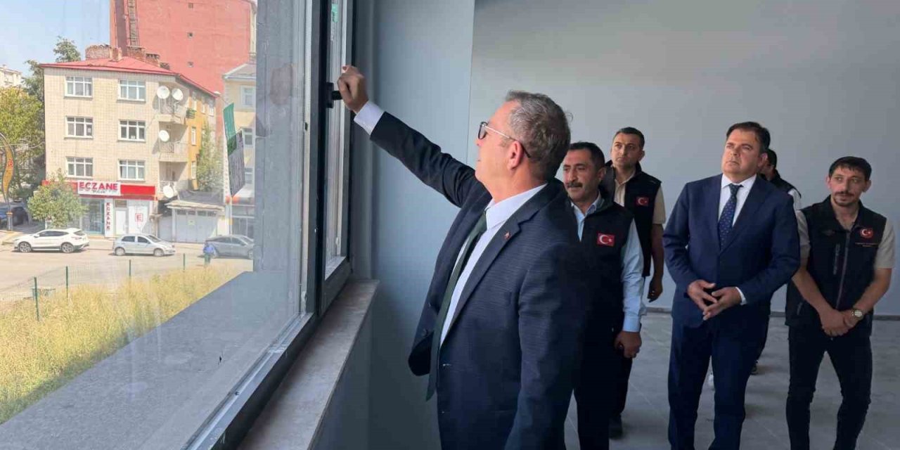Kars’ta yeni eğitim öğretim yılı öncesi okulda son hazırlıklar