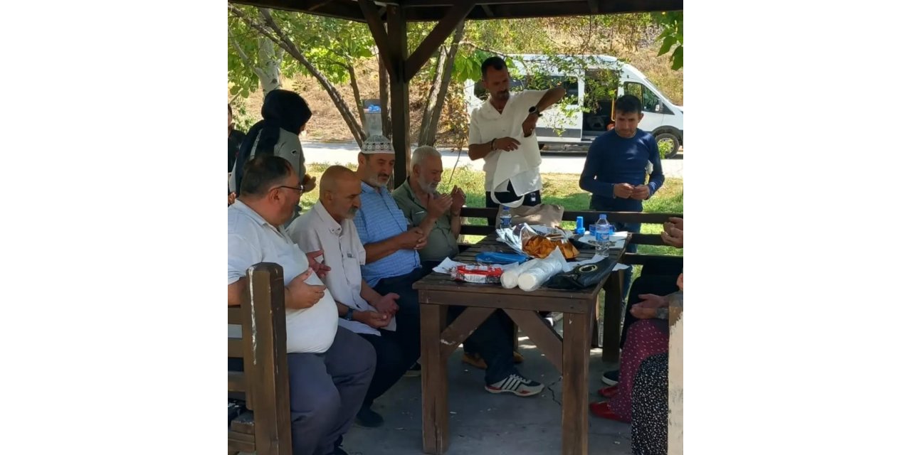 Kemah’ta huzurevi sakinlerine Mevlid-i Nebi Haftası ziyareti