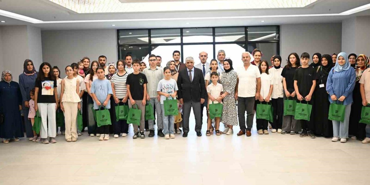 Yeşilyurt Belediyesi başarıya giden yolda öğrencilerin yanında