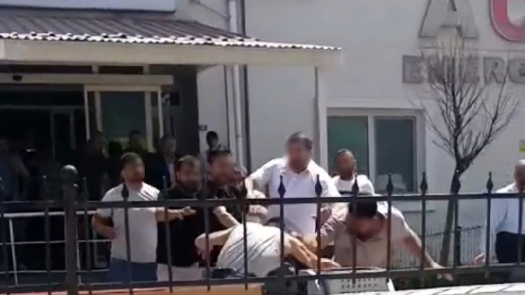 Van’daki kavgada ağır yaralanan genç yaşam mücadelesini kaybetti