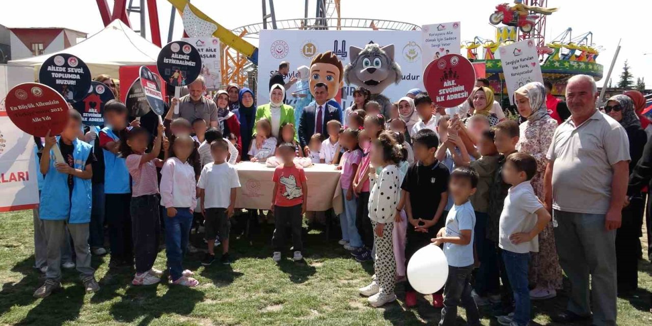 Koruyucu aileler ve çocuklar festivalde buluştu