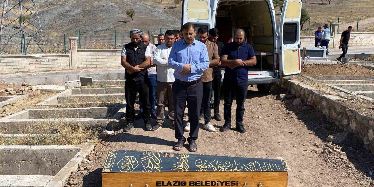 Elazığ’da yıldırımın isabet ettiği çocuk hayatını kaybetti