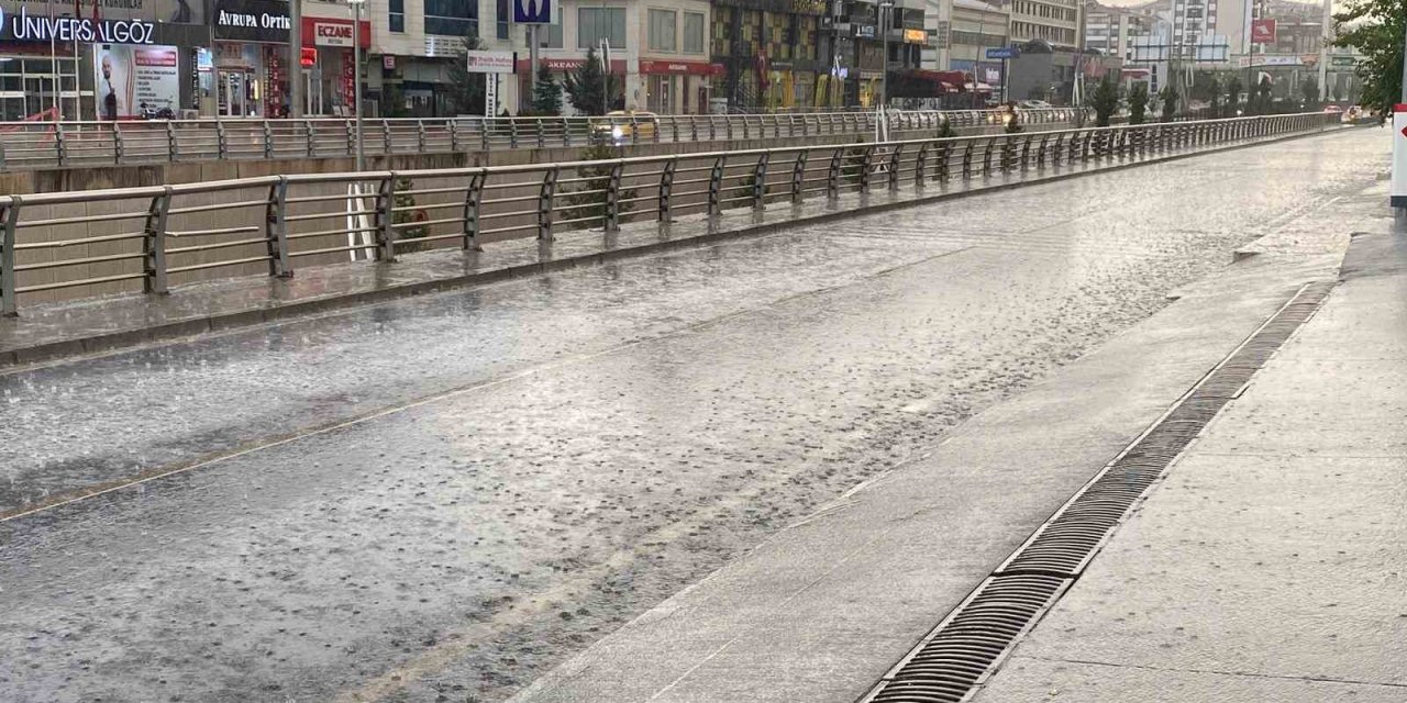 Elazığ’da sağanak etkili oldu