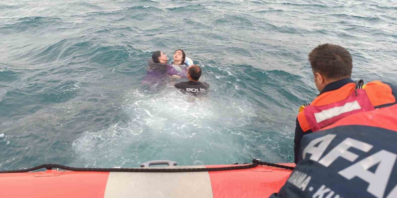 Van Gölü’nde can simidiyle açılan 3 kişi mahsur kaldı
