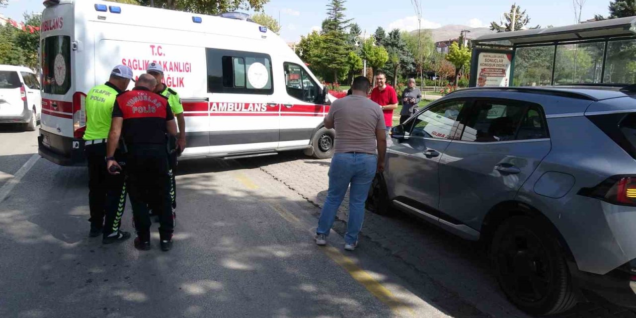 Malatya’da otomobil ile motosiklet çarpıştı: 1 yaralı