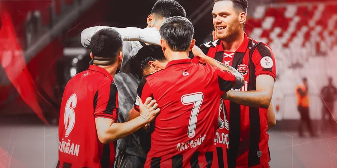 Erzincanspor, transfer tahtasını açarak yeni sezon öncesi lisans işlemlerini tamamladı