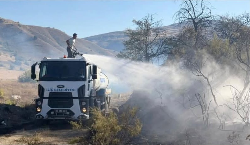 İliç’te tarım arazisinde çıkan yangın kontrol altına alındı