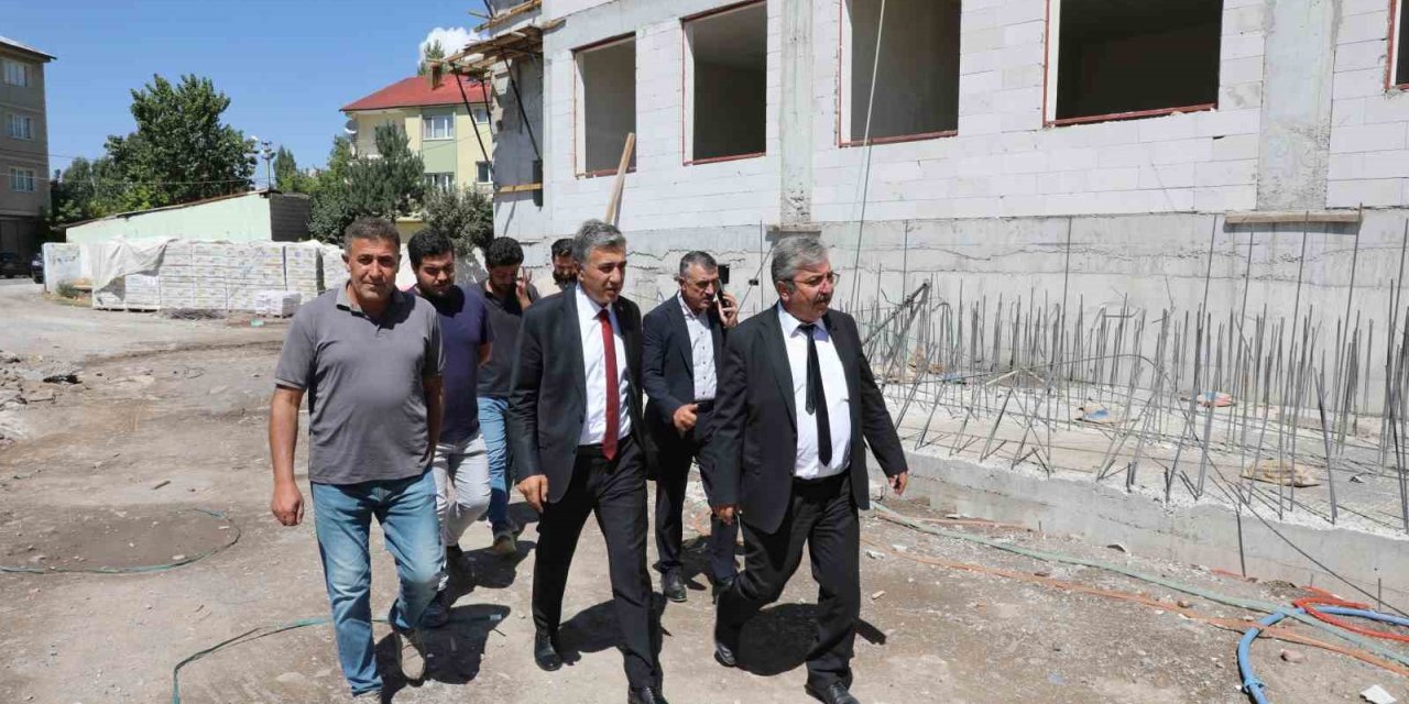 Ağrı Milli Eğitim Müdürü Çakan, Patnos’ta okullardaki hazırlıkları inceledi