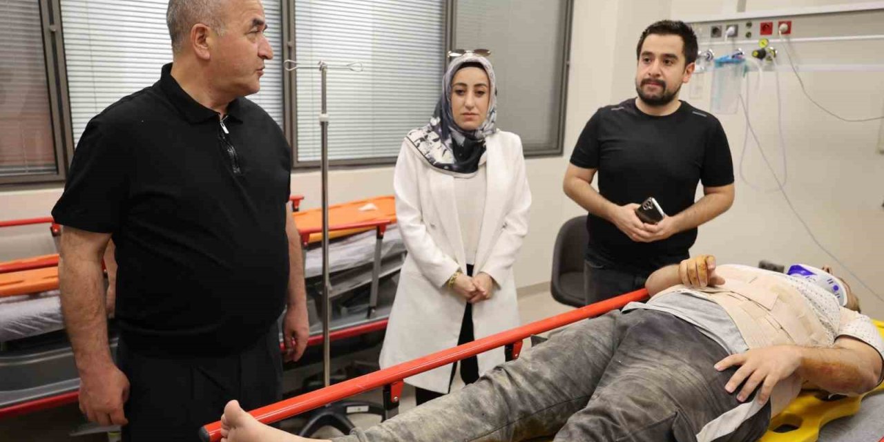 Vali Hatipoğlu hastanedeki yaralıları ziyaret etti