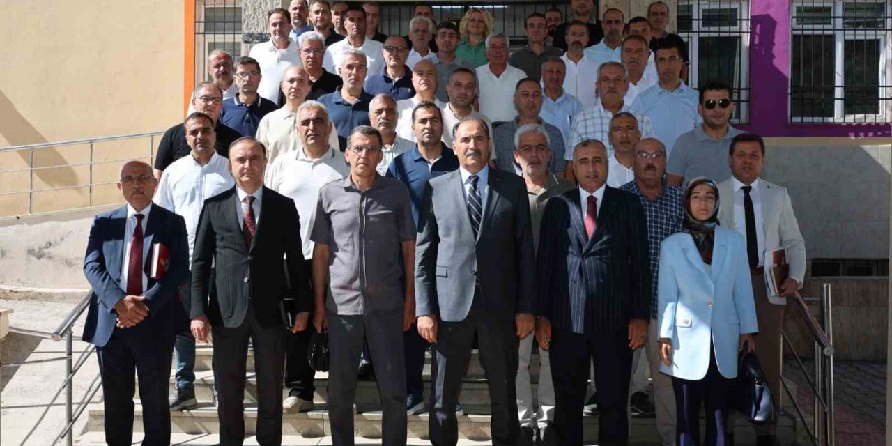 Milli Eğitim Müdürü Gün, ortaokul müdürleriyle  bir araya geldi