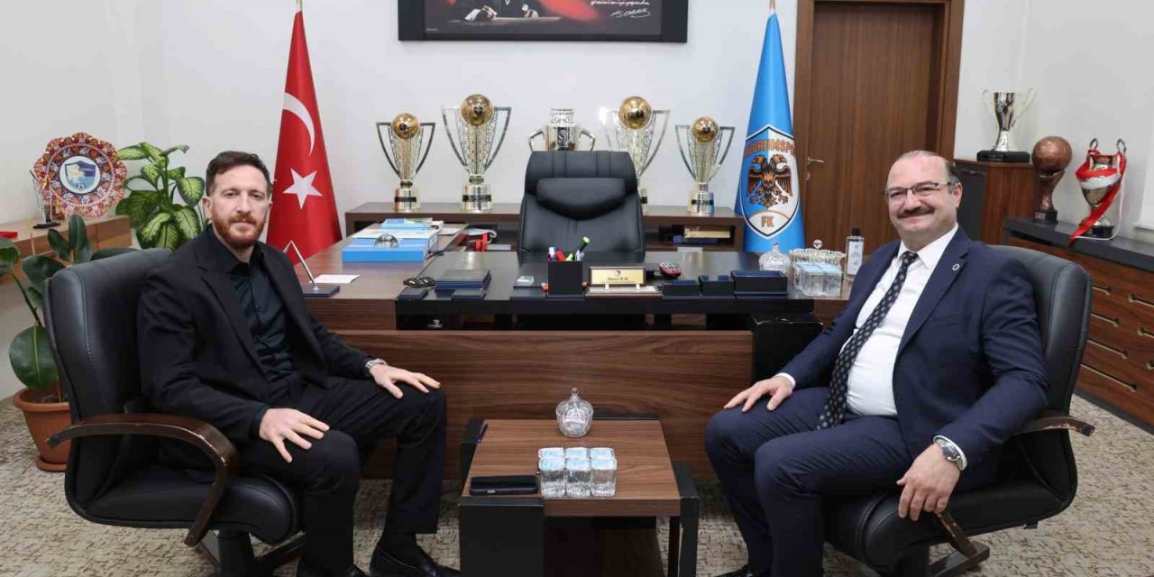 Rektör Hacımüftüoğlu’ndan Erzurumspor’a destek ziyareti