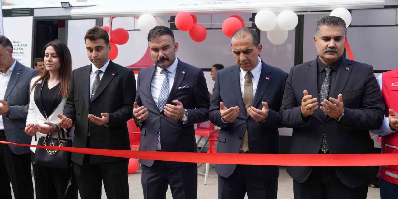 Iğdır’a hayırseverlerin desteğiyle kalıcı Kızılay kan bağışı aracı kazandırıldı