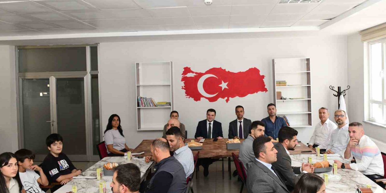 Çatak’ta dereceye giren öğrenciler ödüllendirildi