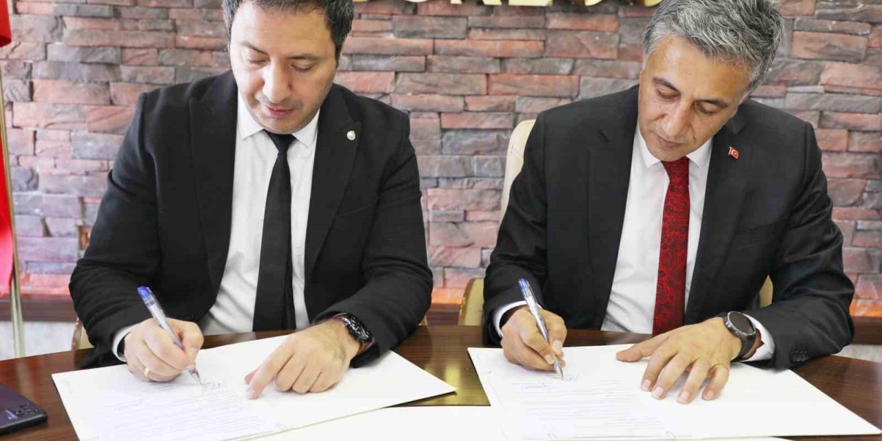 Ağrı Şeker Fabrikası ile Milli Eğitim Müdürlüğü arasında iş makineleri operatörü yetiştirme protokolü imzalandı
