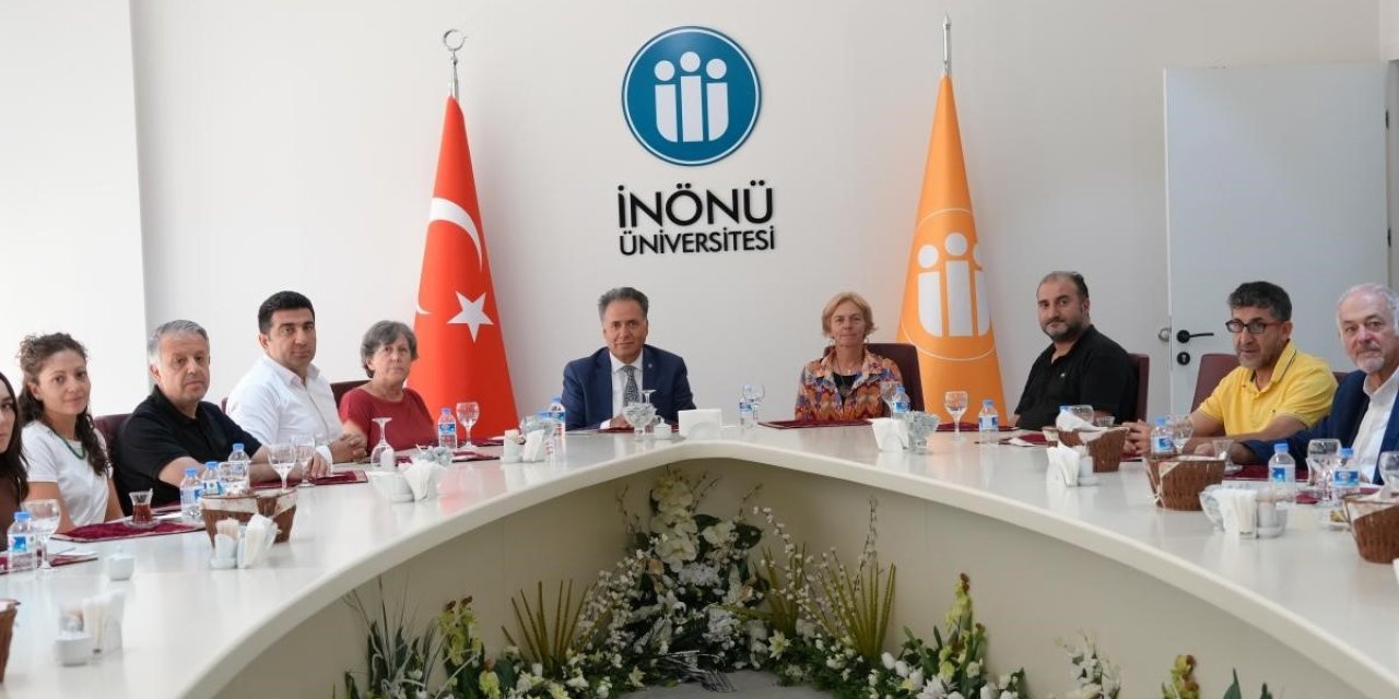 Arslantepe kazı heyeti Rektör Akpolat’ın konuğu oldu