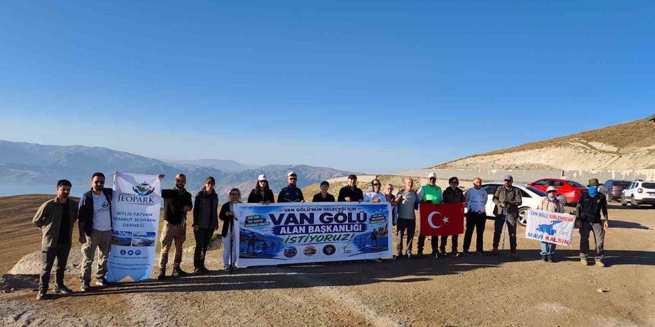 Nemrut Kalderası’nda 30 kilometrelik çanak yürüyüşü